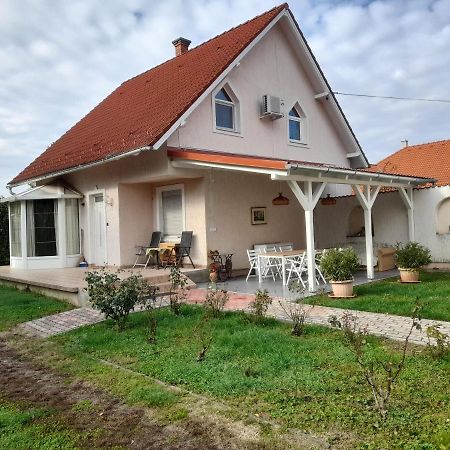 Gesztenyes Vendeghaz Harkan Exterior foto